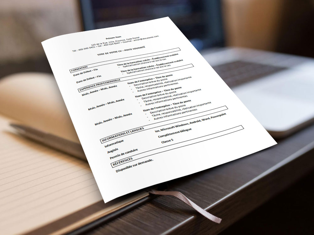 Modèle de CV simple, court et efficace sur le bureau du recruteur docutexte.